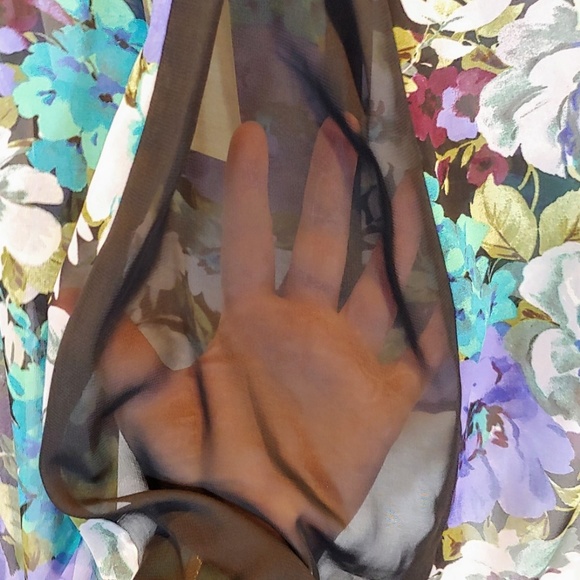 Band of Gypsies | Floral Button-Down Tank | M - Picture 4 of 7